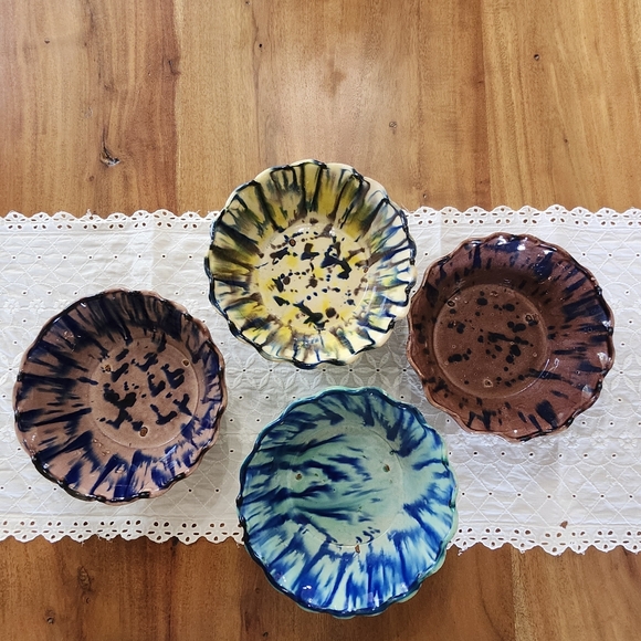 Lot of 4 Rare Vintage 19th Century Mexican Pottery Dishes Scallop Edges